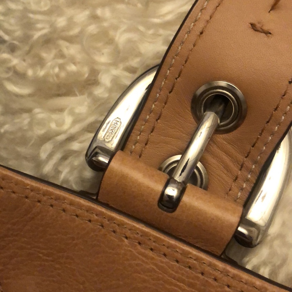 Coach - Picture 2 of 4